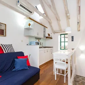  Apartment Charming Little House In Center